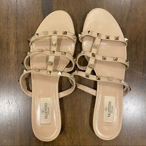 Valentino Garavani
Rockstud Caged Flat Slide Sandals